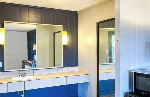 Albany Hotel | Sunrise Inn By OYO Albany