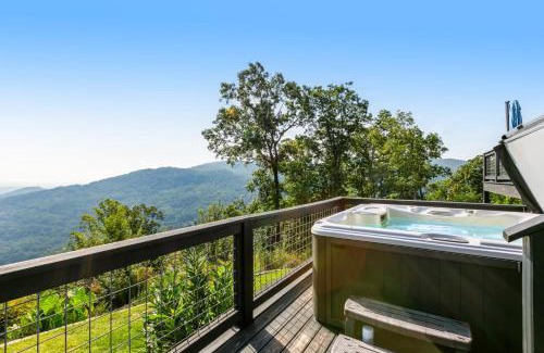 Saluda House | Sunrise Mountain Retreat