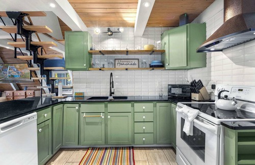 Sunrise Beach House | Sunrise Oasis – Lakefront Living