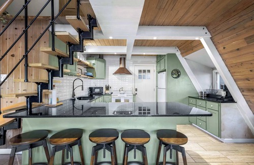 Sunrise Beach House | Sunrise Oasis – Lakefront Living