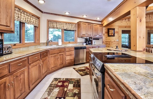 Eagle River House | Sunrise Pines Lake Home On The Largest Chain of Lakes in Eagle River!