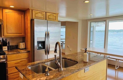 Canandaigua House | Sunrise Shores. Relaxation awaits.