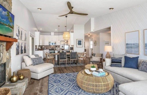 Florida House | Sunrise-Sunset | Wren Beach Rentals by Portoro