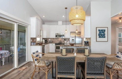 Florida House | Sunrise-Sunset | Wren Beach Rentals by Portoro