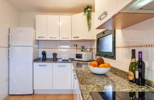 Corralejo House | Sunrise Surf House, Big Garden, Hot Tub, Parking, super-fast free Wi-Fi