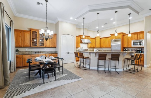 Bullhead City House | "Sunriver Estate" l 4bd l Pool l Spa l Sleeps 12