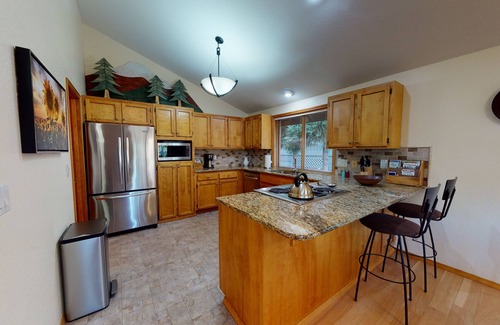 Deer Park House | Sunriver Family Retreat with Hot Tub, Deck & BBQ