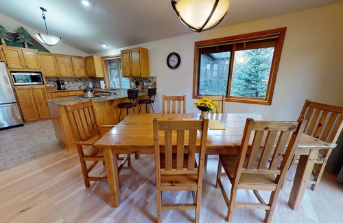 Deer Park House | Sunriver Family Retreat with Hot Tub, Deck & BBQ