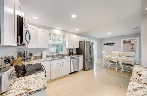 Walsingham House | Sunroom - Master King - Games - Close to IRB