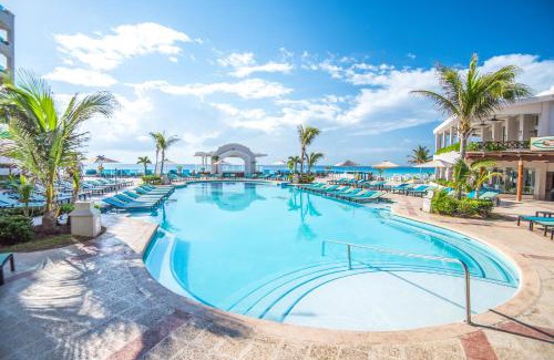 Punta Cancun Resort | Sunscape Cancun All-Inclusive Resort & Spa by Hyatt