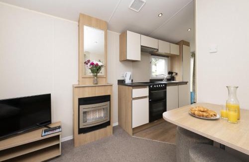 Looe House | Sunseeker Caravan by Belvilla