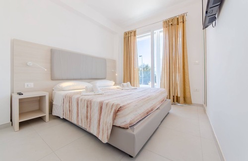 Torre Pali House | Sunset 194 beachfront