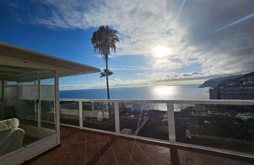 Balito House | Sunset Balcony with Ocean Views and pool access