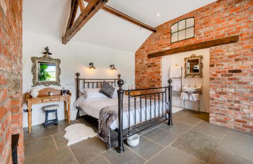 Normanby House | Sunset Barn