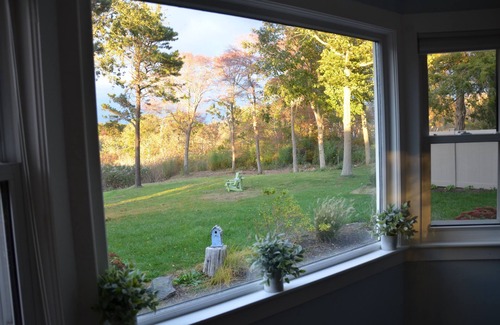 Yarmouth Port House | SUNSET BAY COTTAGE HotTub,OutdoorShower,Kayaks,Bikes,NatureTrailsToGrays,FirePit
