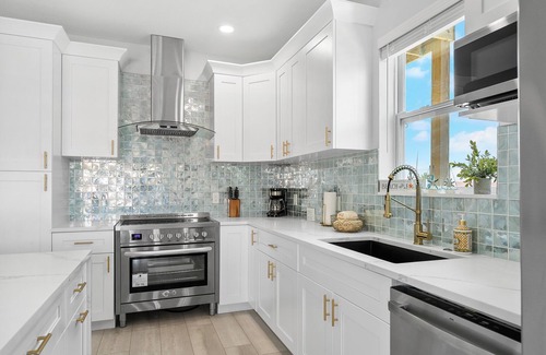 Bradenton Beach House | Sunset Beach House – Sleeps 18, Walk to Beach