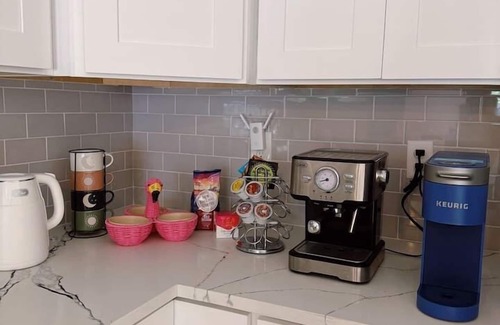 Myrtle Beach House | Sunset Beach Haven: BBQ, hot tub & 10min to beach!