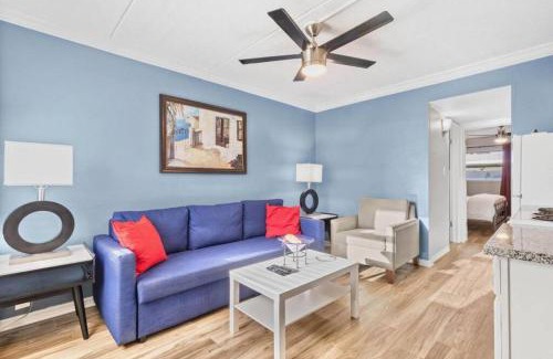 Madeira Beach Apartment | Sunset Beach Suites at Madeira Beach! Steps to Beach & Restaurants! - Suite 2