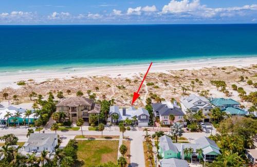 Carlouel House | Sunset Breeze - Beachfront Pool Home - Monthly Rental