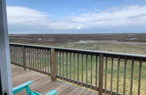 Freeport House | Sunset by the Bay-Water Views on Both Sides