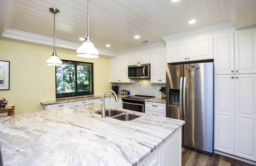 Captiva House | Sunset Captiva #13 – Steps to Beach, Pool, and Village with King Bed