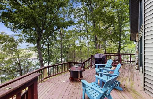 Livingston House | Sunset Chalet