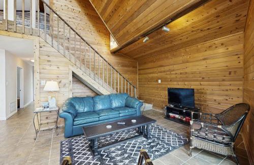 Livingston House | Sunset Chalet