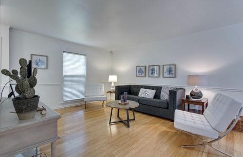 Murfreesboro House | Sunset Cottage 2 bed 1 bath Pet-Friendly