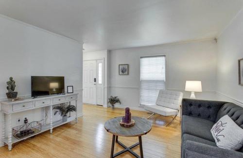Murfreesboro House | Sunset Cottage 2 bed 1 bath Pet-Friendly
