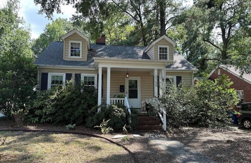 Durham House | Sunset Cottage >2 miles from Duke