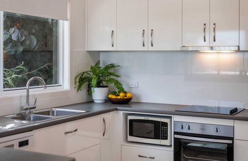 Yamba Apartment | Sunset Cottage - Oceanstays