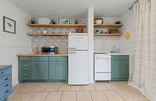 Fairfield Bay Condo | Sunset Cottage