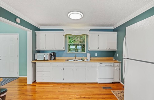 Bremen House | Sunset Cove: 4 BR, 3 BA in Bremen, Sleeps 12