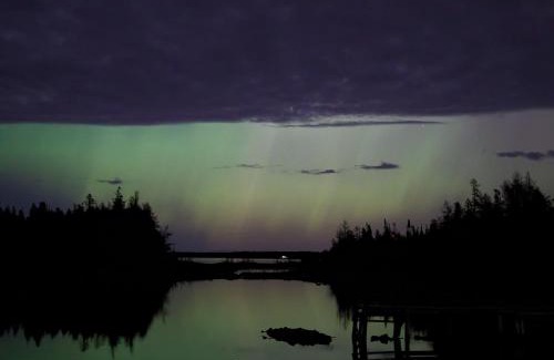 Tobermory House | Sunset Cove - Waterfront Escape