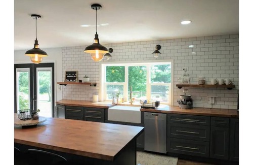 Ithaca House | Sunset Farm Home Hosted by Shannan
