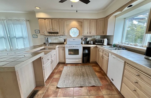 Broadkill Beach House | 🏖Sunset Gem, Waterfront Creek/Dock 🚣‍♀️ Beach Across Street 🦴Pet Friendly