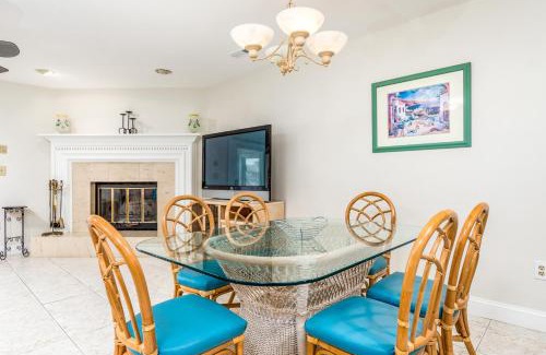 Caine Woods House | Sunset Harbour B