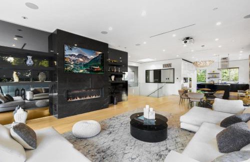 Hollywood Hills West Villa | Sunset Heights