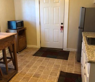 Fredericksburg Hotel | Sunset Inn and Suites
