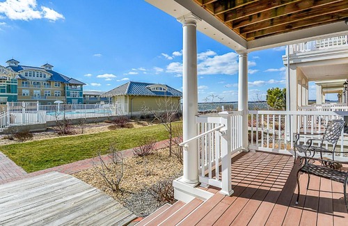 Sunset Island House | Sunset Island - Beachside Mews 1 & 2
