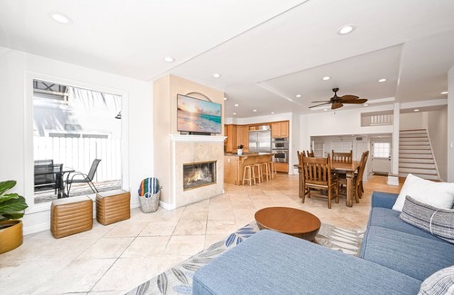 Sunset Beach House | Sunset Island Waterfront Home with Kayaks across the Street from the Beach