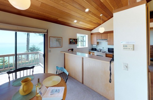 Trinidad House | Sunset Knoll - Big Summer Discount & Great Value Ocean Views, Pet Friendly!
