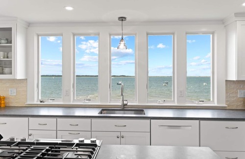 Barnstable House | Sunset Lane:155-Ba Ideal Beach House, Waterfront on Barnstable Harbor