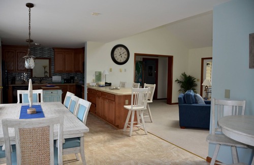 Rock Hall House | Sunset Lodge on the Bay