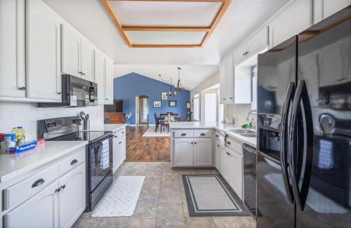 Coarsegold House | Sunset Lookout Mountain villa, Meadows, Gazebo