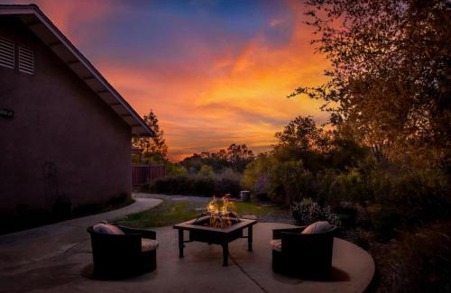 Coarsegold House | Sunset Lookout Mountain villa, Meadows, Gazebo