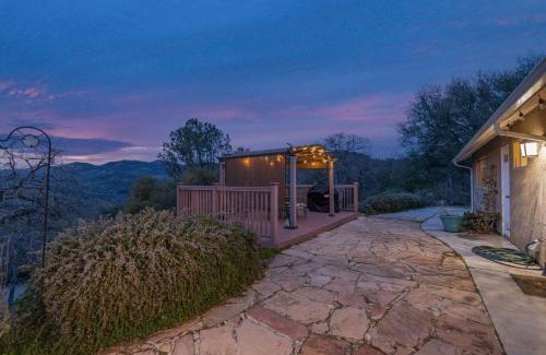 Coarsegold House | Sunset Lookout Mountain villa, Meadows, Gazebo
