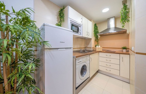 La Goleta Apartment | Sunset Malaga Apartments - Mitjana 3.2