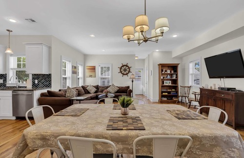 Belmar House | Sunset Manor