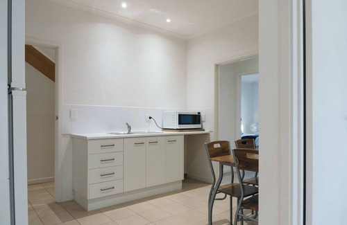 Adelaide House | Sunset Ocean Views Esplanade, 6 BR, Sleeps 15
